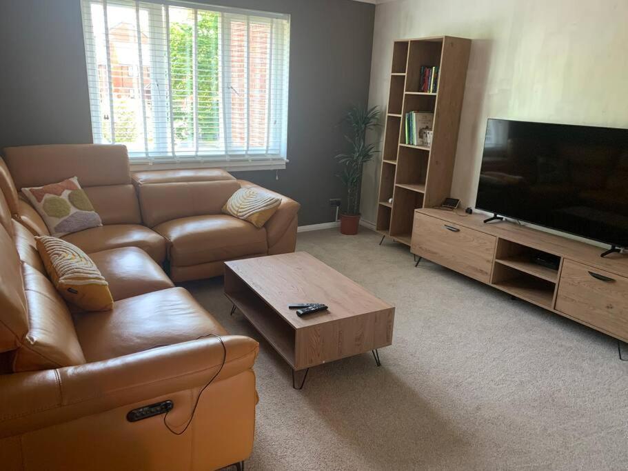 Cosy One Bed Flat Free Parking Apartment Send Exterior photo
